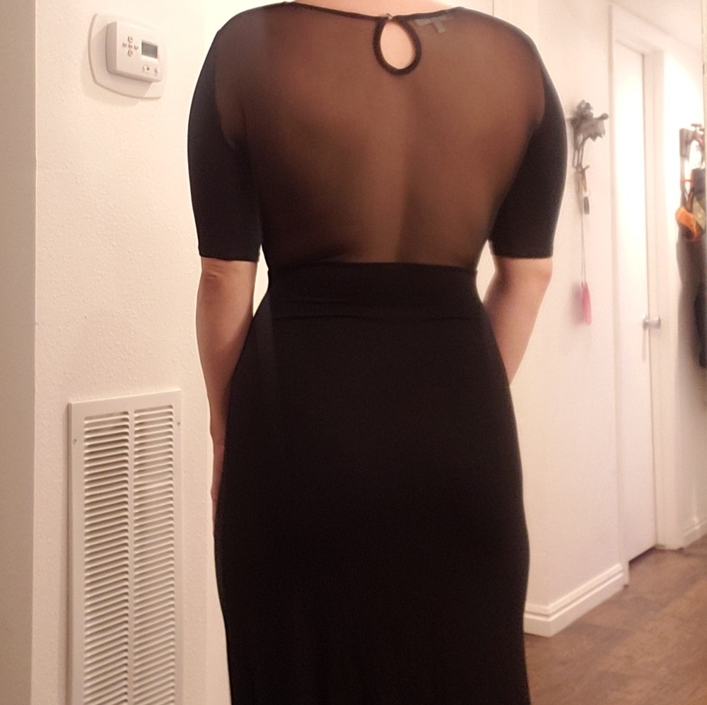 Long black dress - Picture 3 of 3